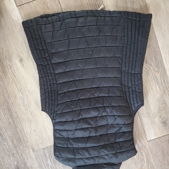 Tommy Hilfiger vest - Picture 2 of 6